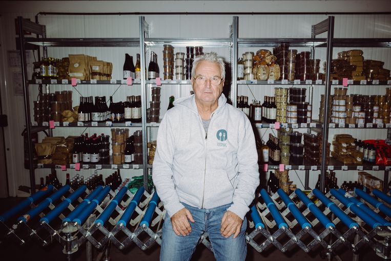 Walter Van Linden: ‘De extra zakcent gebruik ik voor reizen en etentjes.’ Beeld Wouter Maeckelberghe