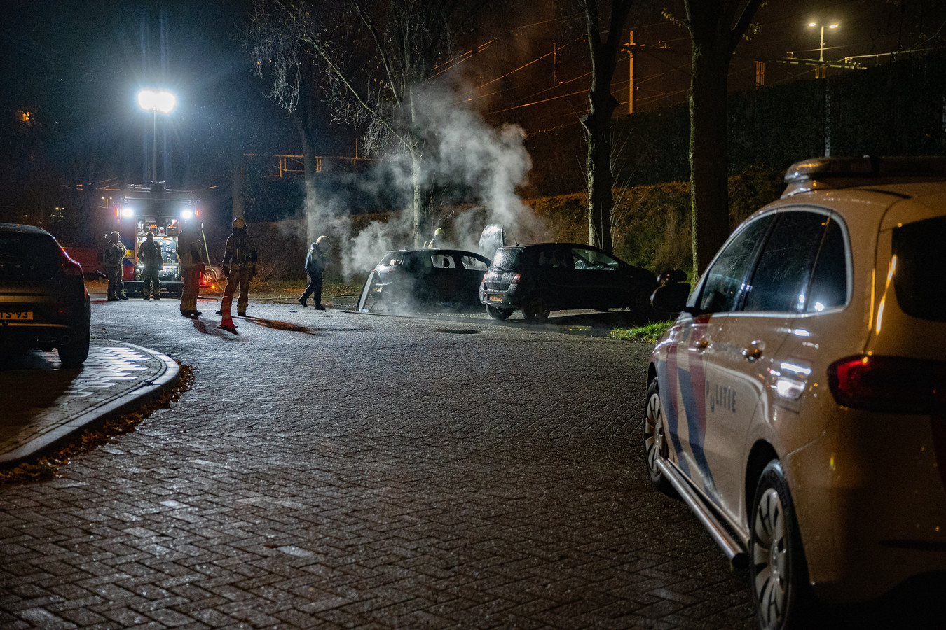 De autobrand aan de Weseperstraat in Deventer is de zevende in een paar maanden tijd.