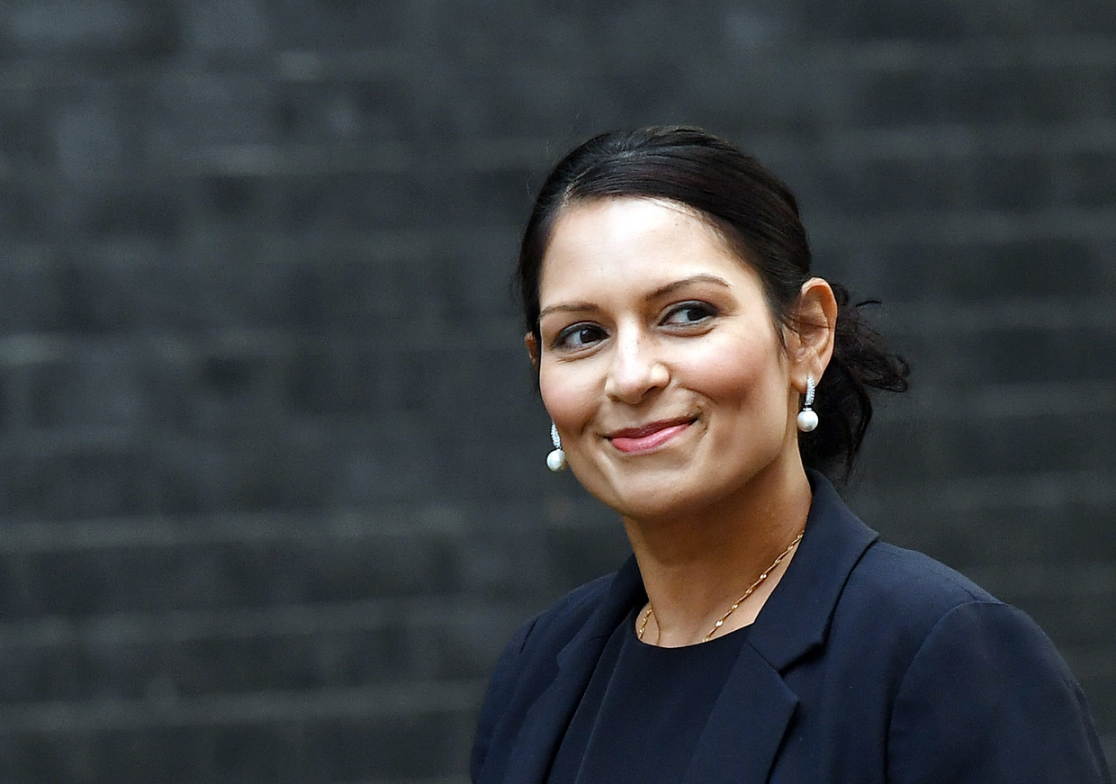Britse minister van Binnenlandse Zaken Priti Patel.  Beeld EPA