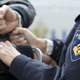 Dronken man op de vlucht springt 7 meter naar beneden
