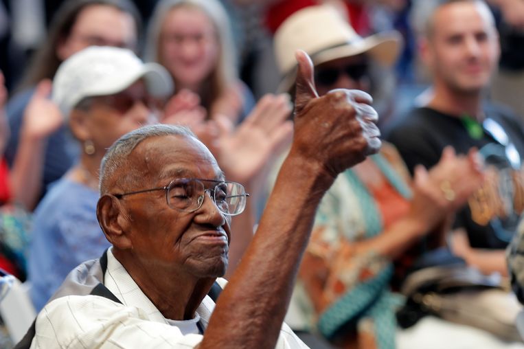 Lawrence Brooks vierde zijn 110de verjaardag in het Nationale WOII-museum in New Orleans. Beeld AP