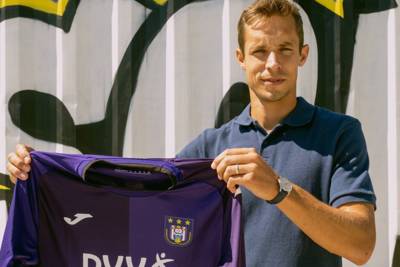 LIVE. What does David Hubert have to say at the press conference as interim coach of Anderlecht?