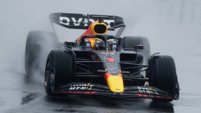Oppermachtige Max Verstappen pakt pole in Canada en ziet teamgenoot Sergio Pérez crashen: ‘Was tricky’