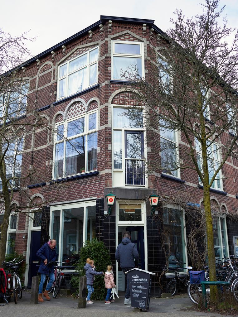 Cafe Averechts in Utrecht wordt volledig gerund door vrijwilligers. Beeld Merlijn Doomernik