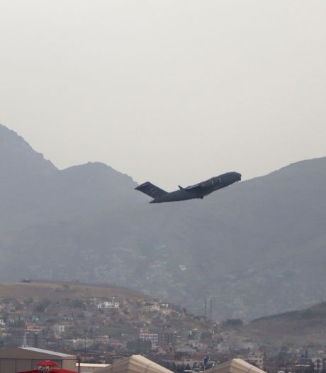 L’armée américaine détruit des avions et des blindés avant de quitter Kaboul