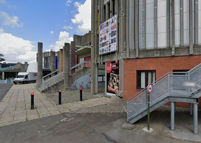 Het drama gebeurde op de parking van dit cultureel centrum in Komen-Waasten.