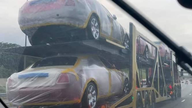 Zijn land crepeert, maar koning koopt splinternieuwe Rolls-Royce voor al zijn 15 vrouwen