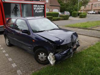 Joyrider crasht in Pieter Dierckxlaan, verdachte is 14 jaar