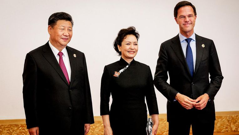De belofte van de Chinese president Xi Jinping (hier links, naast zijn echtgenoot en premier Rutte) om de op een na grootste economie ter wereld opener te maken voor buitenlandse investeerders zorgde voor optimisme bij beleggers. Beeld anp