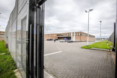 Gedetineerde steekt cipier in hals in gevangenis Brugge: gevangenis ‘bevroren’