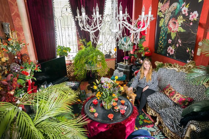 De bonte explosie van kleur en curiositeiten in de woning van Marilu Groeneweg in Schiedam.