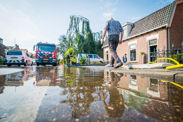 Enorme wateroverlast in 2015. Straten en kelders liepen onder water na hoosbuien.