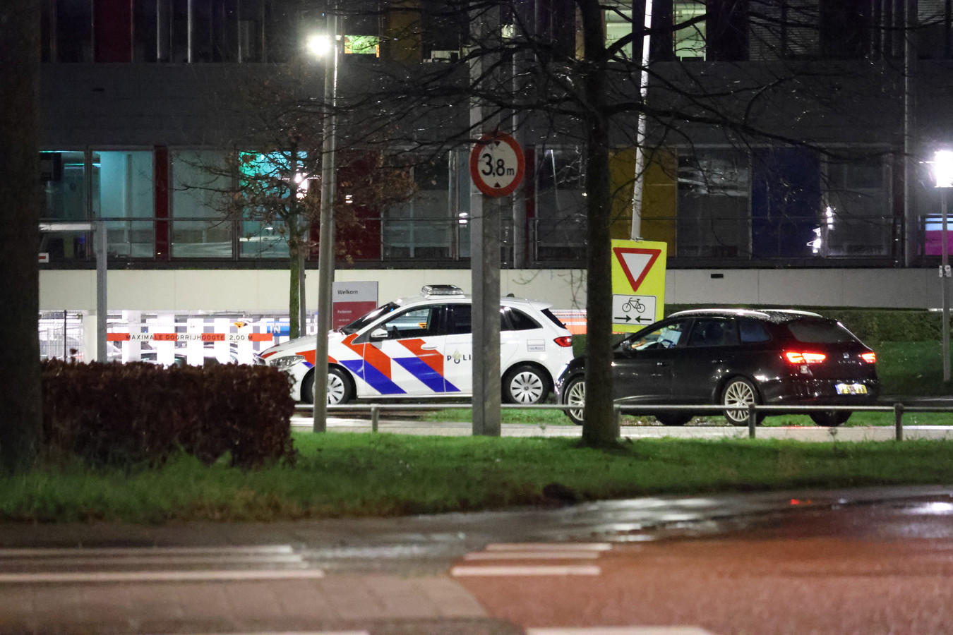 vermiste-roger-23-uit-deventer-na-grote-zoekactie-gevonden-in-bos