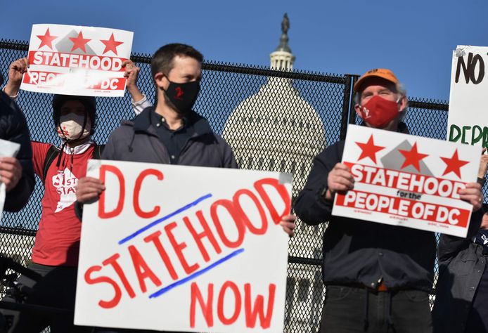 Demonstranten aan het Capitool eisen dat Washington DC een aparte staat wordt.