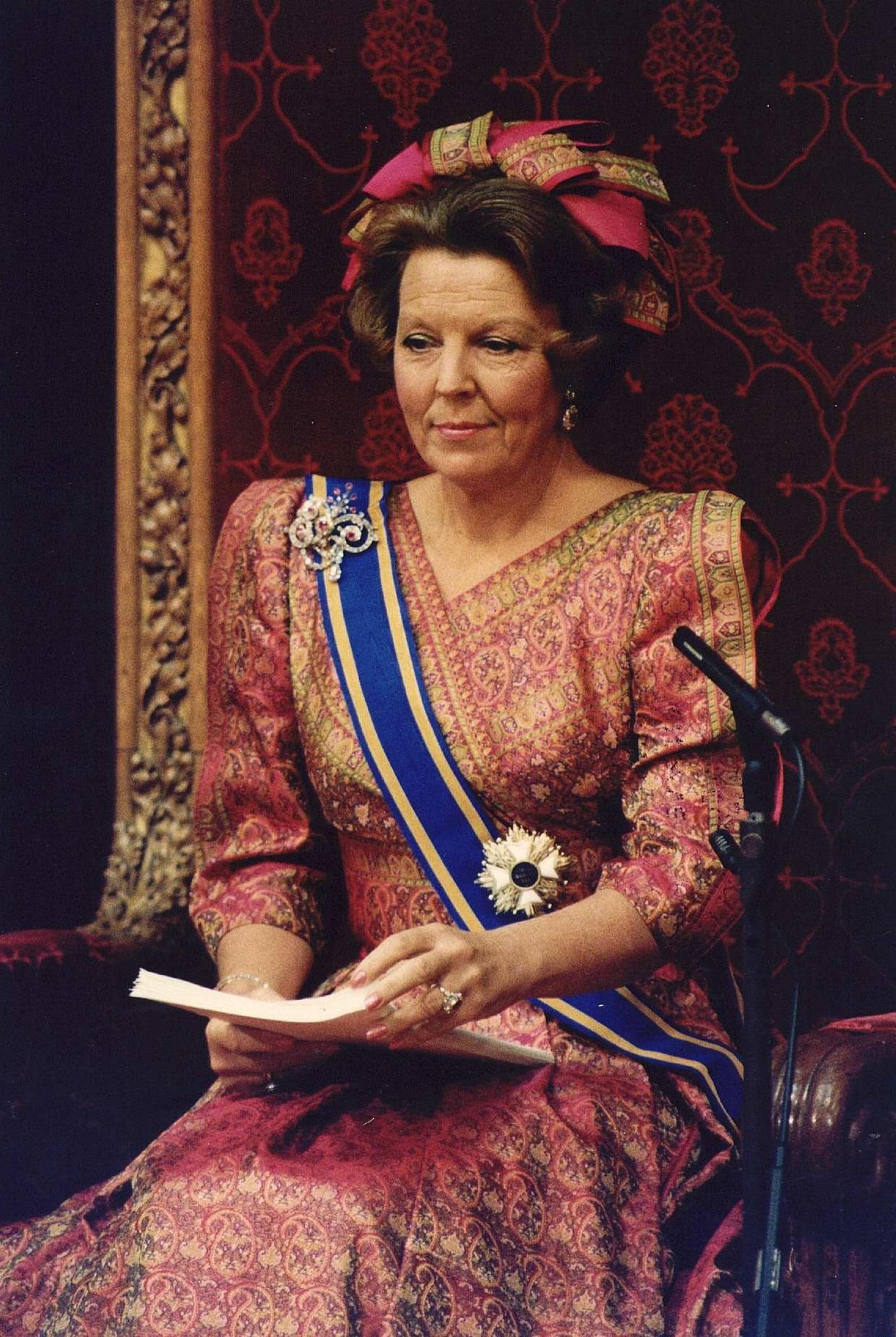 Koningin Beatrix in 1988 in de Haagse Ridderzaal, tijdens het voorlezen van de troonrede. Beeld ANP