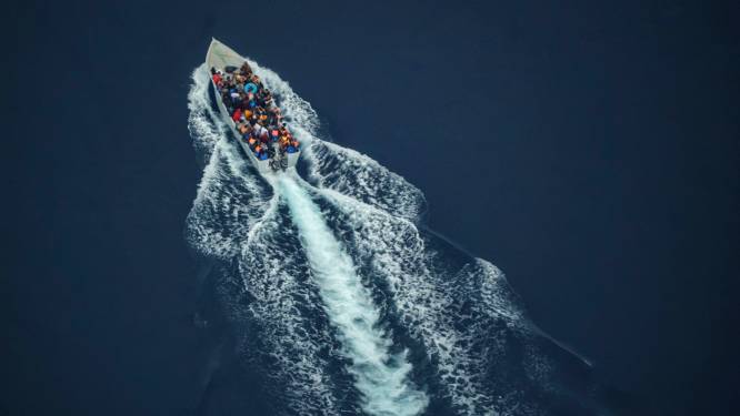 Italiaanse kustwacht redt 296 mensen op zee