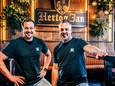 Eigenaren Peter Beuving (l) en Jeroen Hersbach in hun nieuwe zaak Maddox in Breda