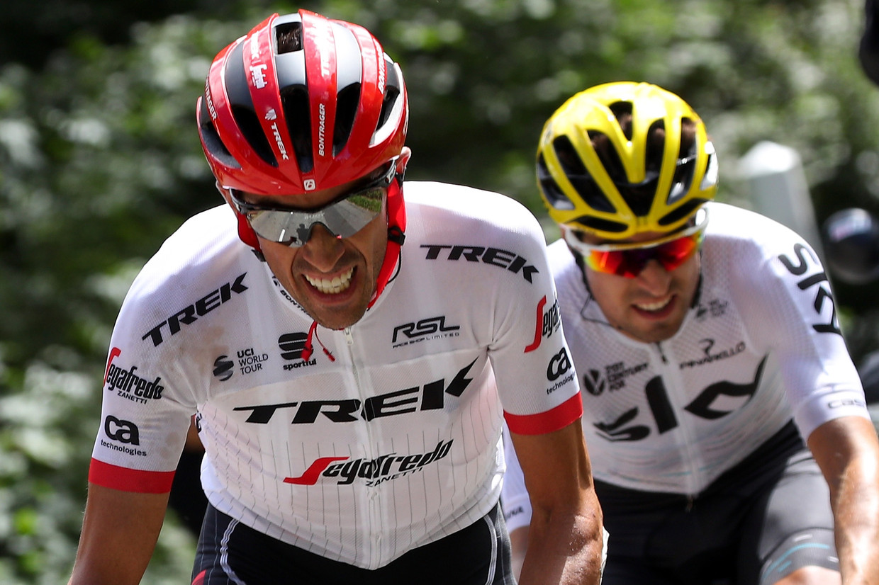 Alberto Contador en Mikel Landa tijdens de dertiende etappe. Beeld Getty Images