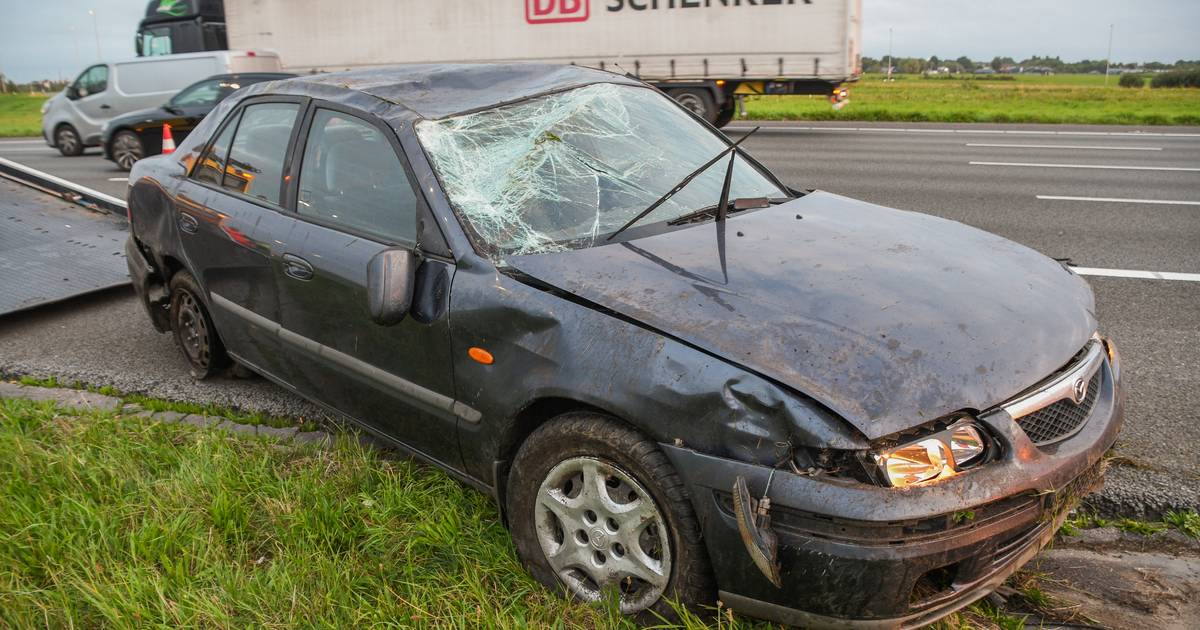 Auto slaat over de kop op A12, bestuurder gewond