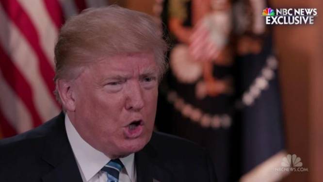 "Niet ongepast": Trump vroeg tot drie keer toe aan "aansteller" Comey of hij voorwerp van onderzoek was