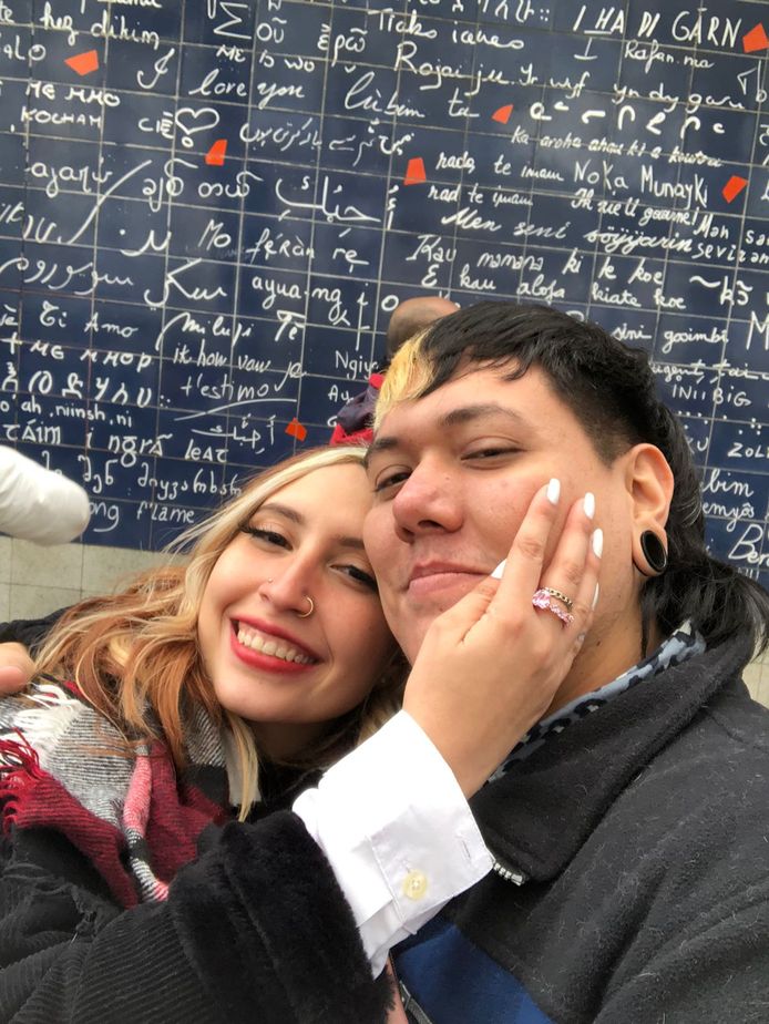 Andres Felipe Rodriguez (28) en zijn vriendin, Ana Maria Torres (26). Rodriguez kwam om bij het busongeluk op de E19. Daags voor het ongeluk vroeg hij haar ten huwelijk in Parijs.