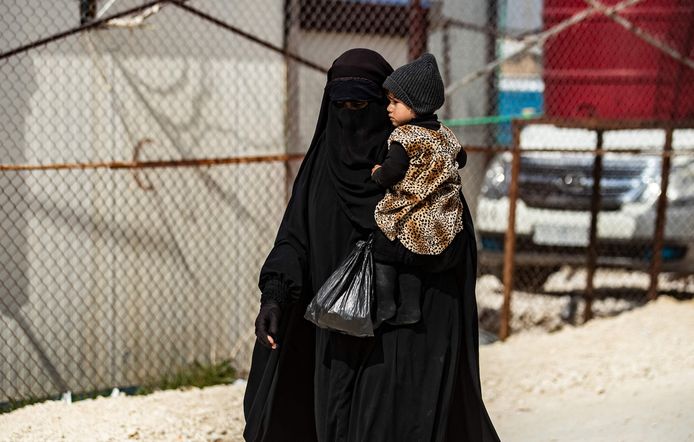 Een beeld uit het gevangeniskamp Al-Hol in Syrië. Het is daar dat ook Belgische IS-vrouwen en hun kinderen worden vastgehouden.