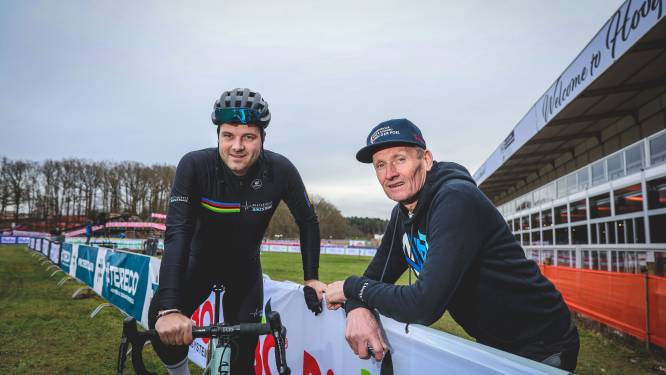 Adrie van der Poel en Niels Albert draaien al warm voor het WK veldrijden: “Wij konden nog rustig op restaurant gaan, dat kunnen Wout en Mathieu niet meer”