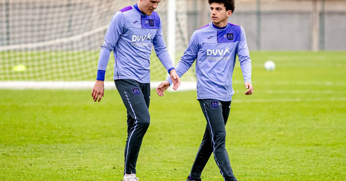 Live winter training.  With Leoni as a substitute for Vertonghen: Anderlecht trains against Al-Ahly this afternoon  Winter training