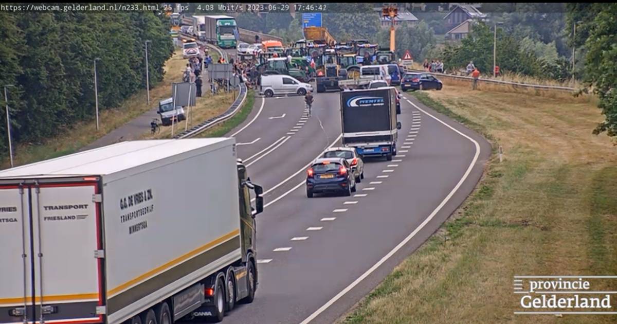 Rijnbrug Rhenen weer vrij na blokkade tractors, geen arrestaties