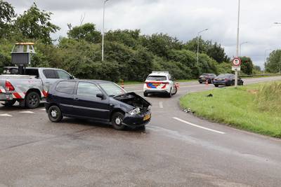 Botsing in Heesbeen: één gewonde en flinke schade aan betrokken auto’s
