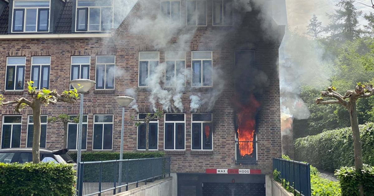 Dode gevonden na felle uitslaande brand in woning Ermelo