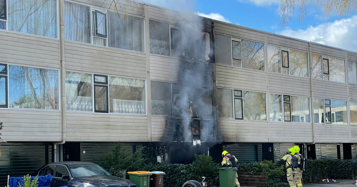 Woning in Ede zwaar beschadigd door uitslaande brand, veel rook vrijgekomen .