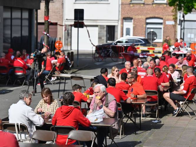 150 Antwerp-supporters ontbijten samen voor de match: "Er zijn er die niet kunnen eten van de zenuwen"