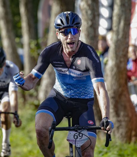 Vlijmenaar Vermeltfoort pakt nationale titel op nieuwe wielerhype: 'Veel renners zijn er enthousiast over’