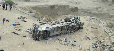 Zeker 24 doden bij busongeluk in Peru