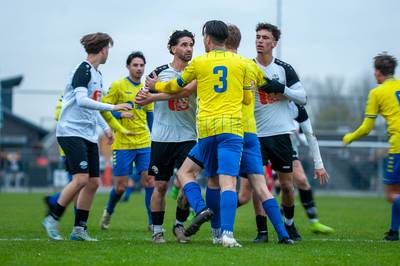 FC Zoetermeer verliest ongeslagen status en minuut stilte bij DWO: dit gebeurde er op de velden