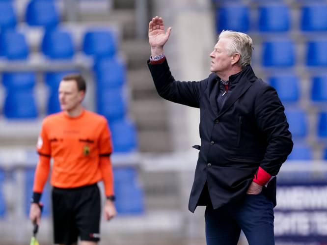 Beschaamde Peter Maes ziet STVV afgeslacht worden in derby: “Hoop dat we nog één keer knallen tegen Anderlecht”