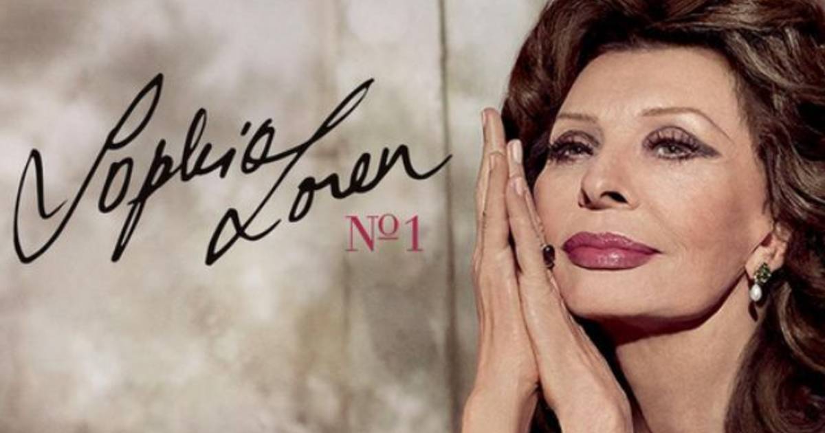 Sophia Loren Op 81ste Nieuw Gezicht Dolce And Gabbana Show Adnl 