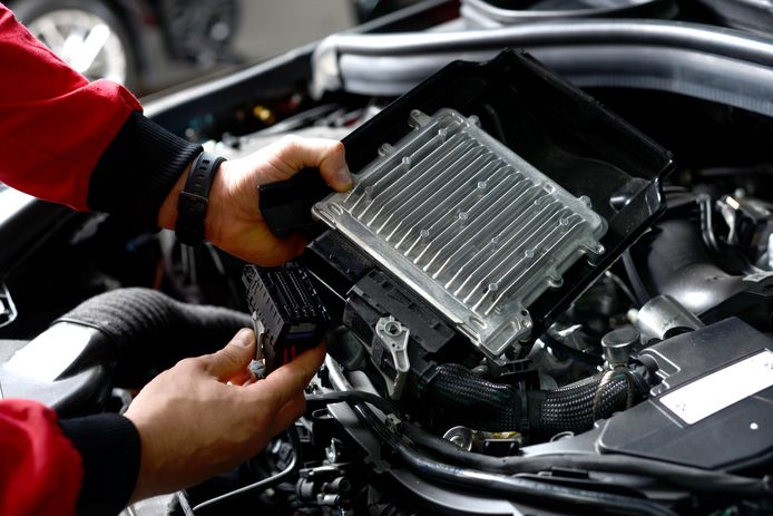 Door middel van chiptuning kan de motor van de auto betere prestaties leveren.