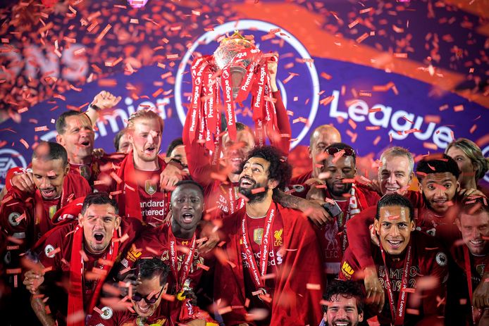 Kampioen! Na dertig jaar heeft Liverpool weer de Engelse titel gewonnen.