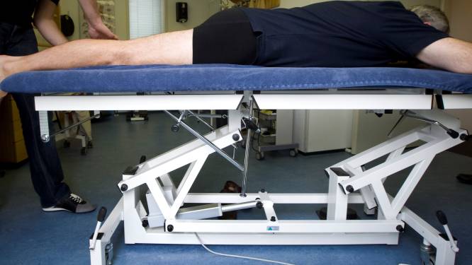 ‘Ik verstijfde als ik een hand voelde’: fikse gevangenisstraf geëist tegen fysiotherapeut voor misbruik jonge cliëntes