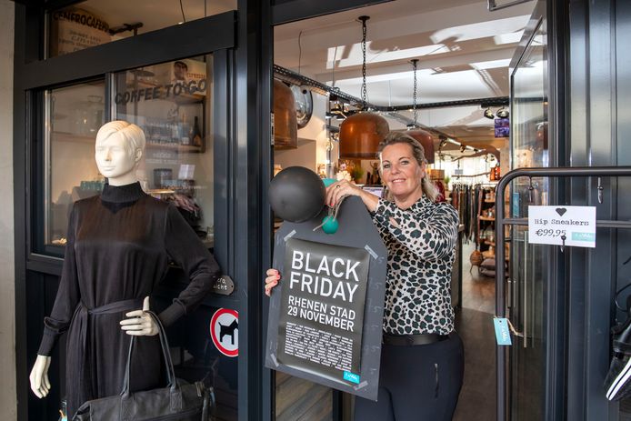 Black Friday in Rhenen gezamenlijke ballonnen en ieder zijn eigen