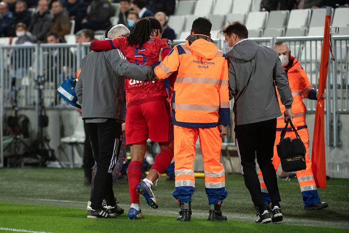 Jason Denayer a quitté le terrain des Girondins de Bordeaux en boitant, dimanche soir.