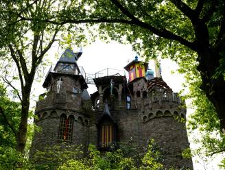 Un Néerlandais a construit un incroyable château de 5 étages dans son jardin