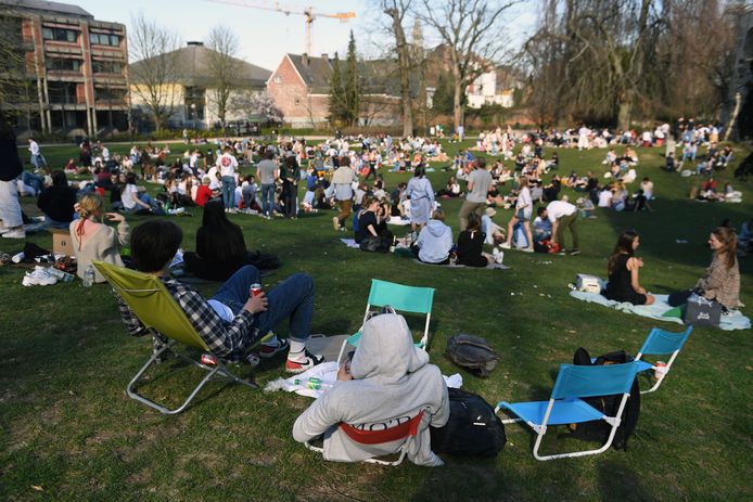 Stadspark in Leuven afgesloten wegens drukte