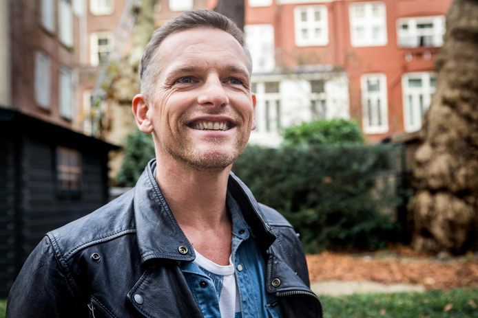 Barry Atsma Verandert Voor Familiefilm In Kat Show Ed Nl