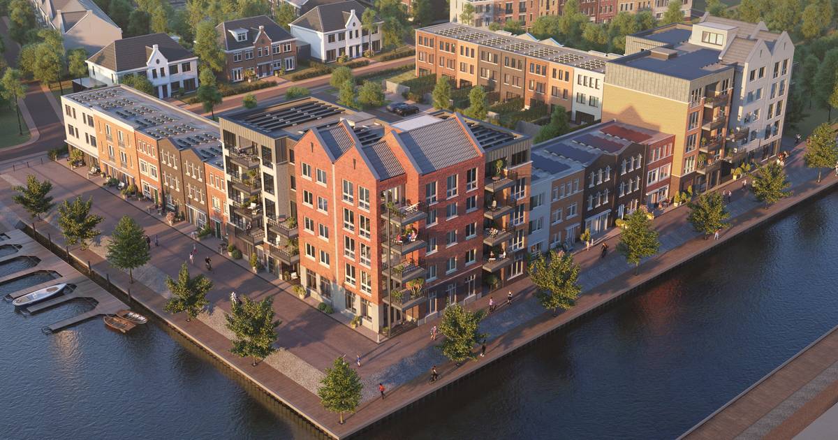 Nieuwbouw aan het water, met een ligplaats voor een eigen