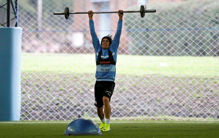 Edinson Cavani tijdens een training van Uruguay. Beeld REUTERS