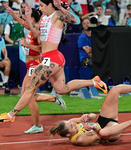 Acht hechtingen in bovenbeen Duitse Gina Lückenkemper na gouden EK-race op 100 meter