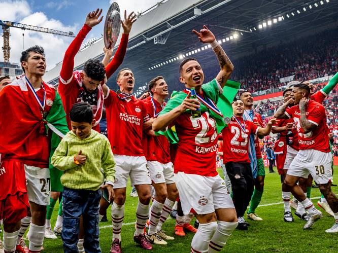 Eindhoven in extase: PSV pakt 25ste landstitel na doelpuntrijk kampioensduel met Sparta